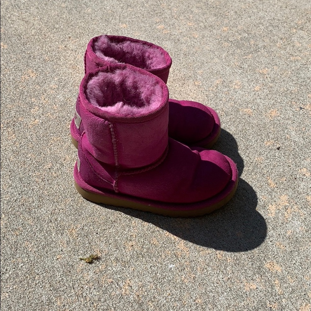 Toddler girls UGGS boots size 10 - Fuschia